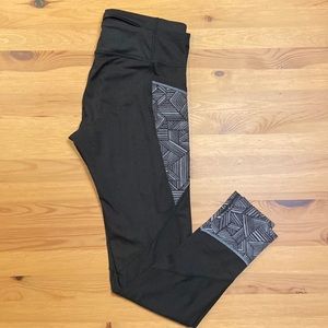 Athleta leggings size small, with pockets